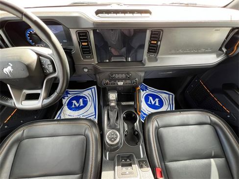 Used 2024 Ford Bronco Badlands image 11