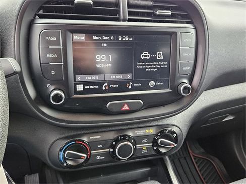 Used 2022 Kia Soul LX image 18