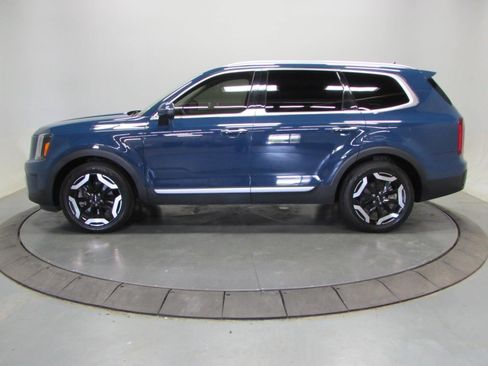 Used 2024 Kia Telluride S w/ S Sunroof Package FWD image 4