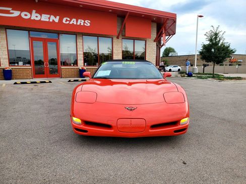 Used 2000 Chevrolet Corvette Convertible w/ Performance Handling Pkg image 2