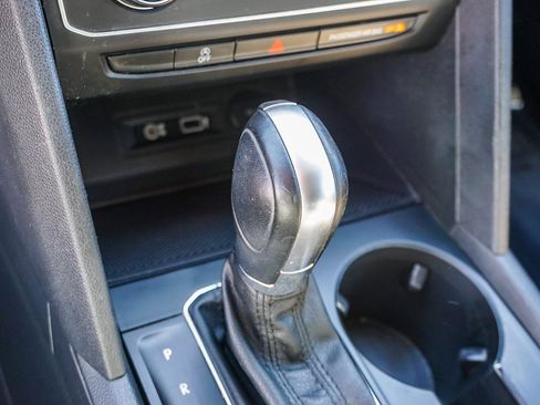 Used 2018 Volkswagen Atlas SE image 23