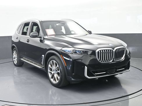 Used 2025 BMW X5 xDrive50e AWD/4WD image 9
