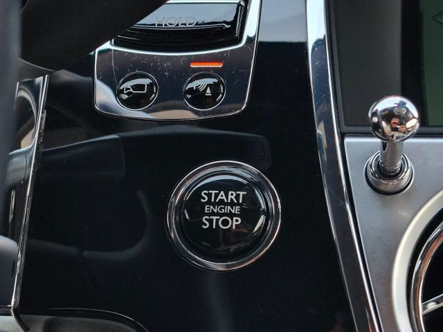 Used 2017 Rolls-Royce Wraith RWD image 36