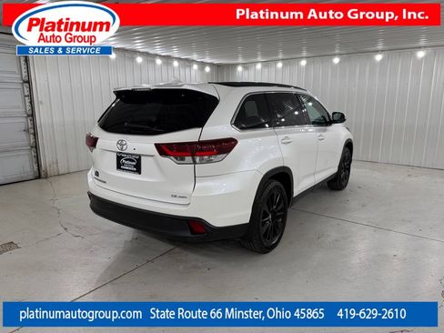 Used 2019 Toyota Highlander SE AWD/4WD image 5