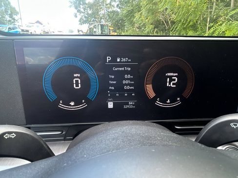 Used 2025 Hyundai Kona SEL AWD/4WD image 23