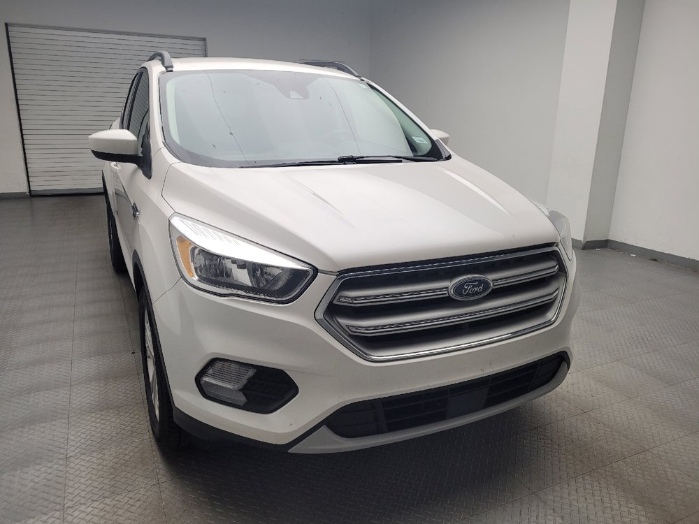 Used 2018 Ford Escape SE w/ Ford Safe & Smart Package AWD/4WD image 14