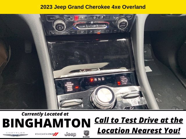 New 2023 Jeep Grand Cherokee Overland w/ Luxury Tech Group IV AWD/4WD image 12