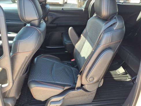 Used 2024 Toyota Sienna XLE Woodland Edition image 13