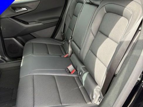 New 2026 Chevrolet Equinox LT w/ Convenience Package II FWD image 28