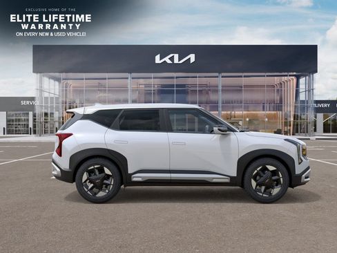 New 2027 Kia Seltos S FWD image 8