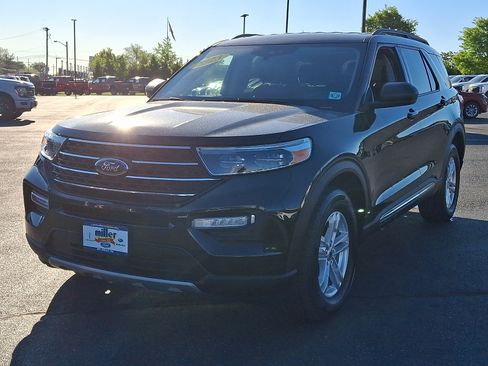 Certified 2023 Ford Explorer XLT w/ Equipment Group 202A AWD/4WD image 3