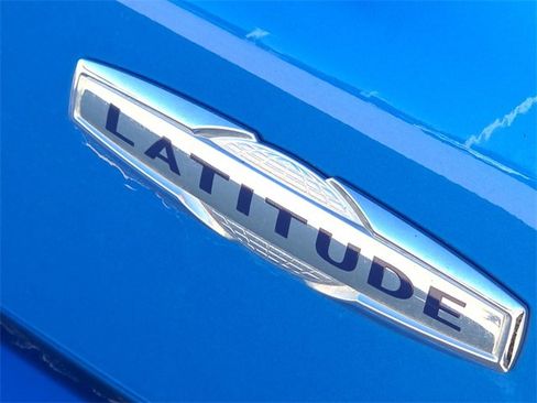 Used 2022 Jeep Compass Latitude image 10