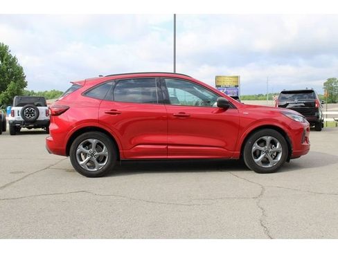 Used 2023 Ford Escape ST-Line w/ Cold Weather Package FWD image 6