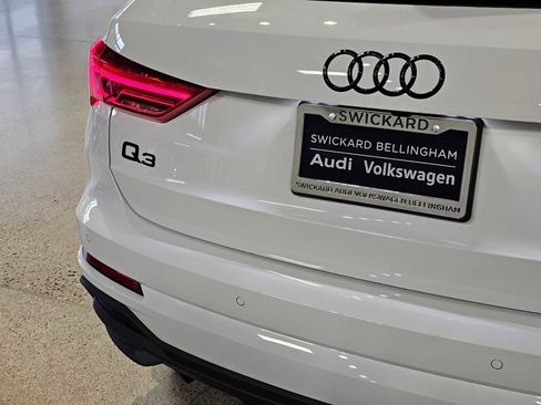 New 2025 Audi Q3 2.0T Premium Plus image 14
