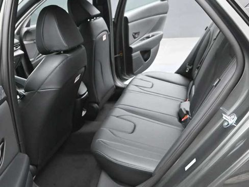 New 2026 Hyundai Elantra SEL Sport FWD image 16