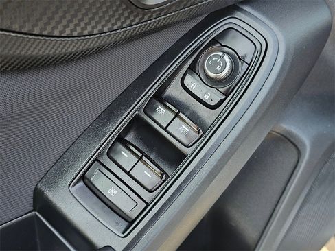 Used 2022 Subaru Crosstrek 2.0i Premium image 18