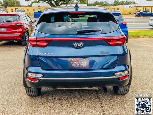 Used 2022 Kia Sportage LX image 6