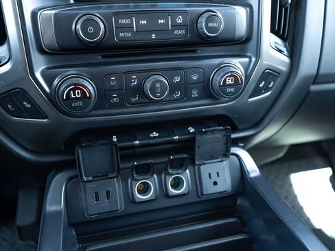 Used 2018 Chevrolet Silverado 1500 LT w/ Texas Edition AWD/4WD image 19