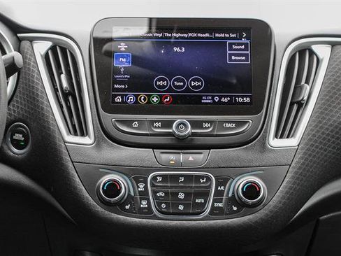 Used 2024 Chevrolet Malibu LT image 14