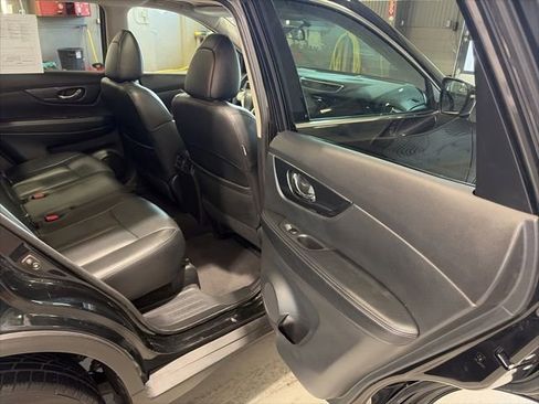 Used 2016 Nissan Rogue SL w/ SL Premium Package AWD/4WD image 15
