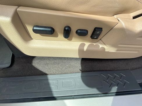 Used 2012 Ford F150 Lariat image 18