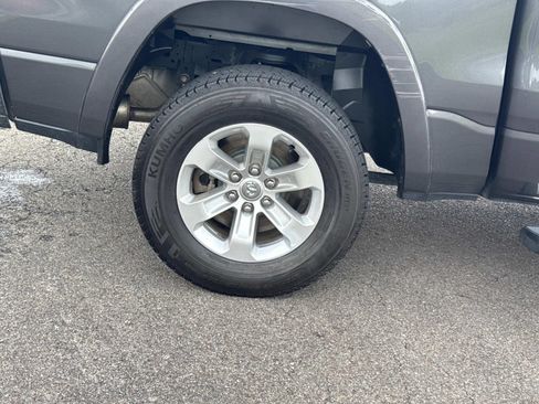 Used 2019 RAM 1500 Laramie w/ Off Road Group AWD/4WD image 14