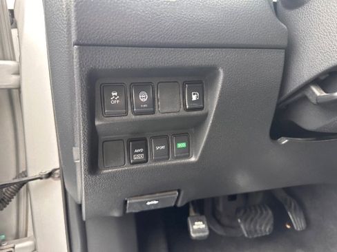 Used 2020 Nissan Rogue S image 23