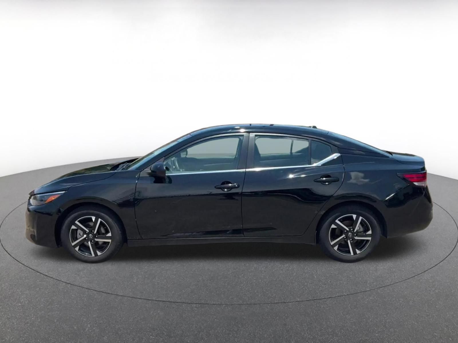 Used 2025 Nissan Sentra SV FWD image 8