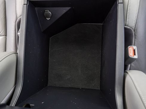 Used 2019 Toyota Tundra Limited w/ Limited Premium Package AWD/4WD image 37