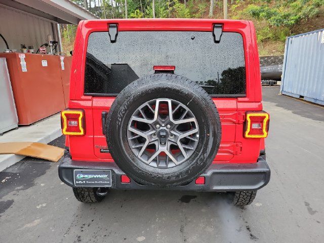 Used 2025 Jeep Wrangler Unlimited Sahara AWD/4WD image 6