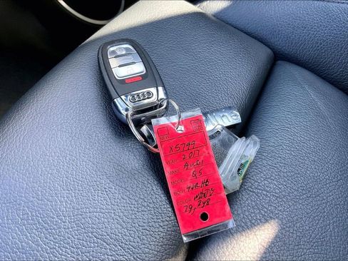 Used 2017 Audi Q5 2.0T Premium Plus w/ Technology Package image 13