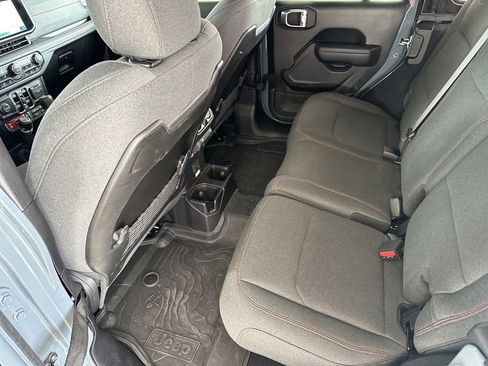 Used 2024 Jeep Wrangler Unlimited Rubicon w/ Safety Group image 27