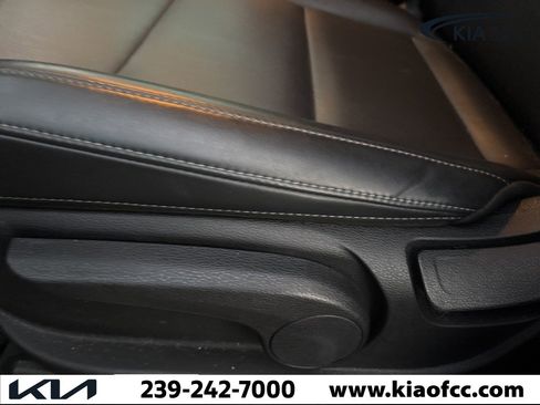 Certified 2025 Kia Telluride LX image 14