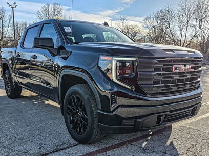 Used 2024 GMC Sierra 1500 Pro w/ Graphite Edition