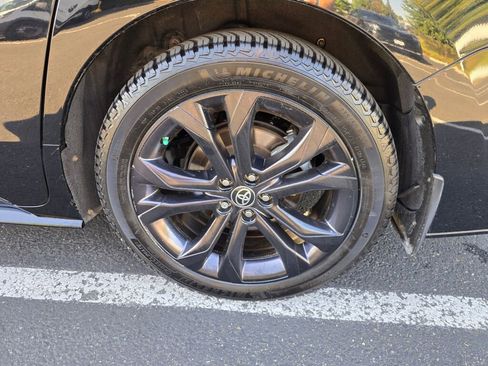 Used 2022 Toyota Sienna XSE image 9