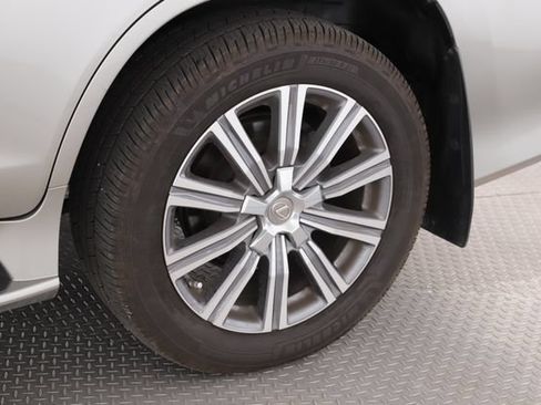 Used 2017 Lexus LX 570 4WD image 14