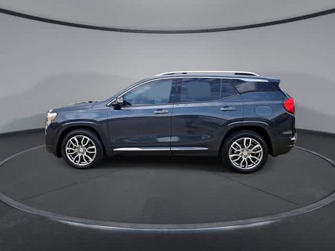 Used 2022 GMC Terrain Denali w/ Denali Premium Package AWD/4WD image 5