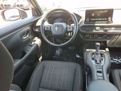 Used 2025 Honda HR-V Sport image 10