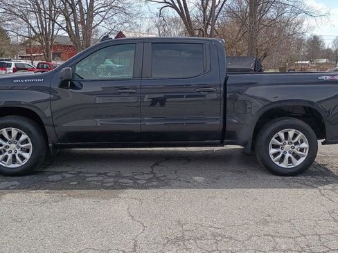 Used 2022 Chevrolet Silverado 1500 Custom image 4