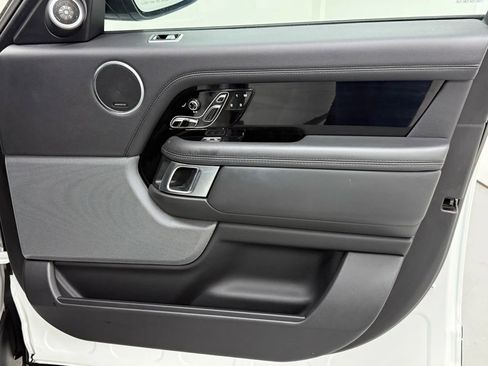 Used 2018 Land Rover Range Rover HSE image 17