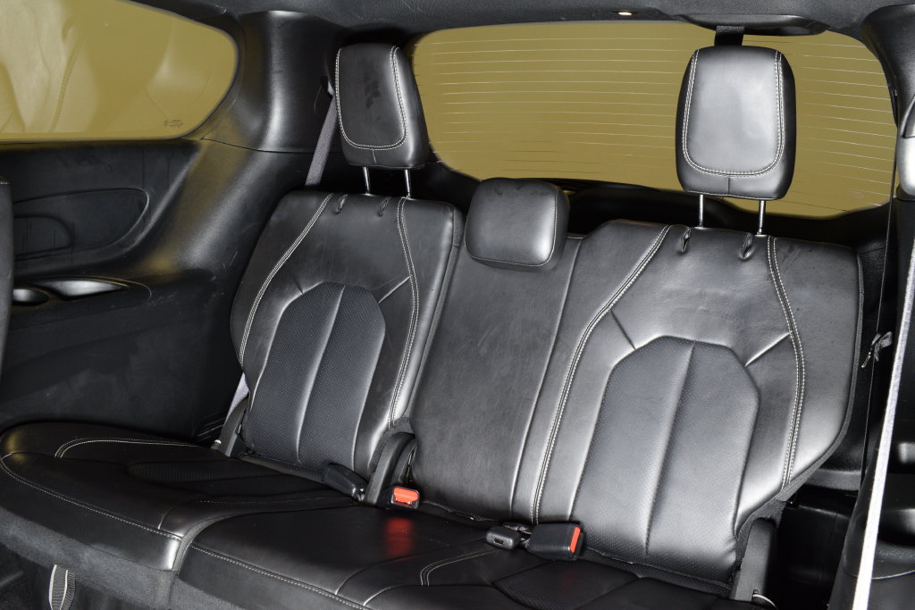 Used 2025 Chrysler Pacifica Select FWD image 26