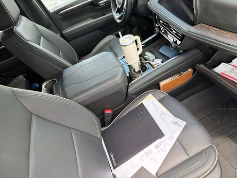 Used 2025 Chevrolet Tahoe Premier w/ Sun And Tow Package RWD image 2