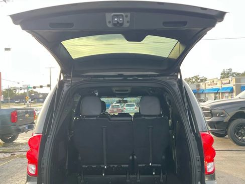Used 2017 Dodge Grand Caravan GT image 20