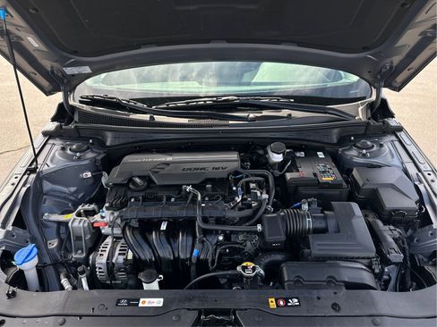 Certified 2024 Hyundai Elantra SEL FWD image 11