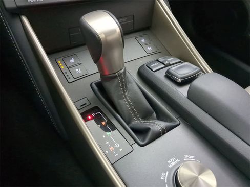 Used 2015 Lexus IS 350 image 32