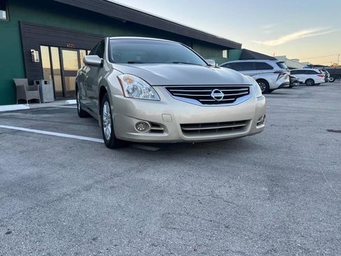 Used 2010 Nissan Altima 2.5 S w/ Convenience Pkg FWD image 3