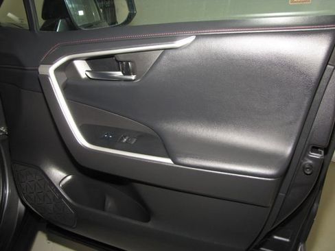 Used 2022 Toyota RAV4 TRD Off-Road AWD/4WD image 21