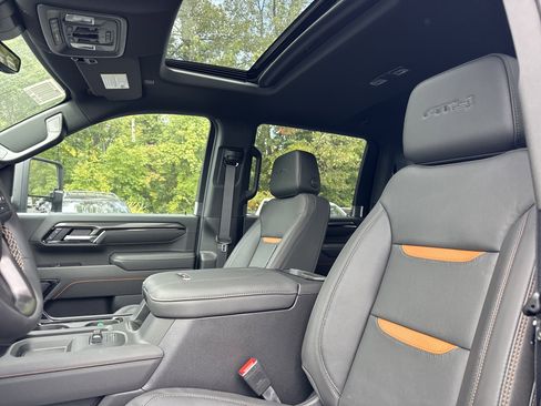 New 2026 GMC Sierra 3500 AT4 w/ AT4 Premium Plus Package image 28