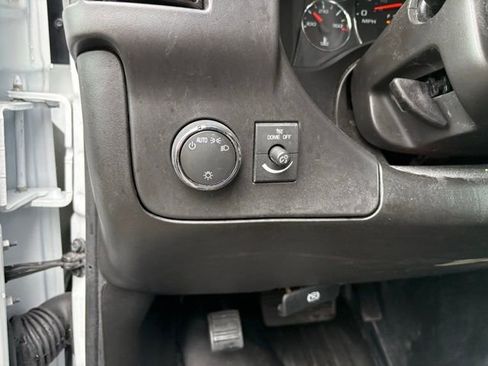 Used 2024 Chevrolet Express 2500 w/ Driver Convenience Package image 15