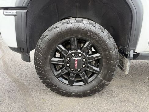 Used 2024 GMC Sierra 2500 AT4 w/ Technology Package AWD/4WD image 24